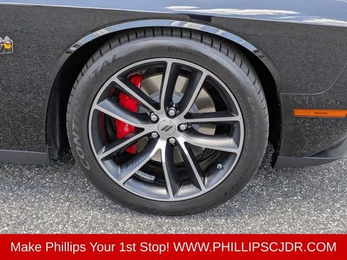 Certified 2022 Dodge Challenger R/T Scat Pack w/ Shaker Package RWD image 10