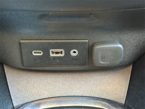 Used 2024 Chevrolet Malibu LT image 25