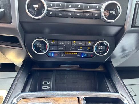 Used 2019 Ford Expedition Max Platinum AWD/4WD image 17