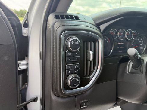 Used 2021 Chevrolet Silverado 1500 LT Trail Boss w/ LPO, Dark Essentials Package image 13