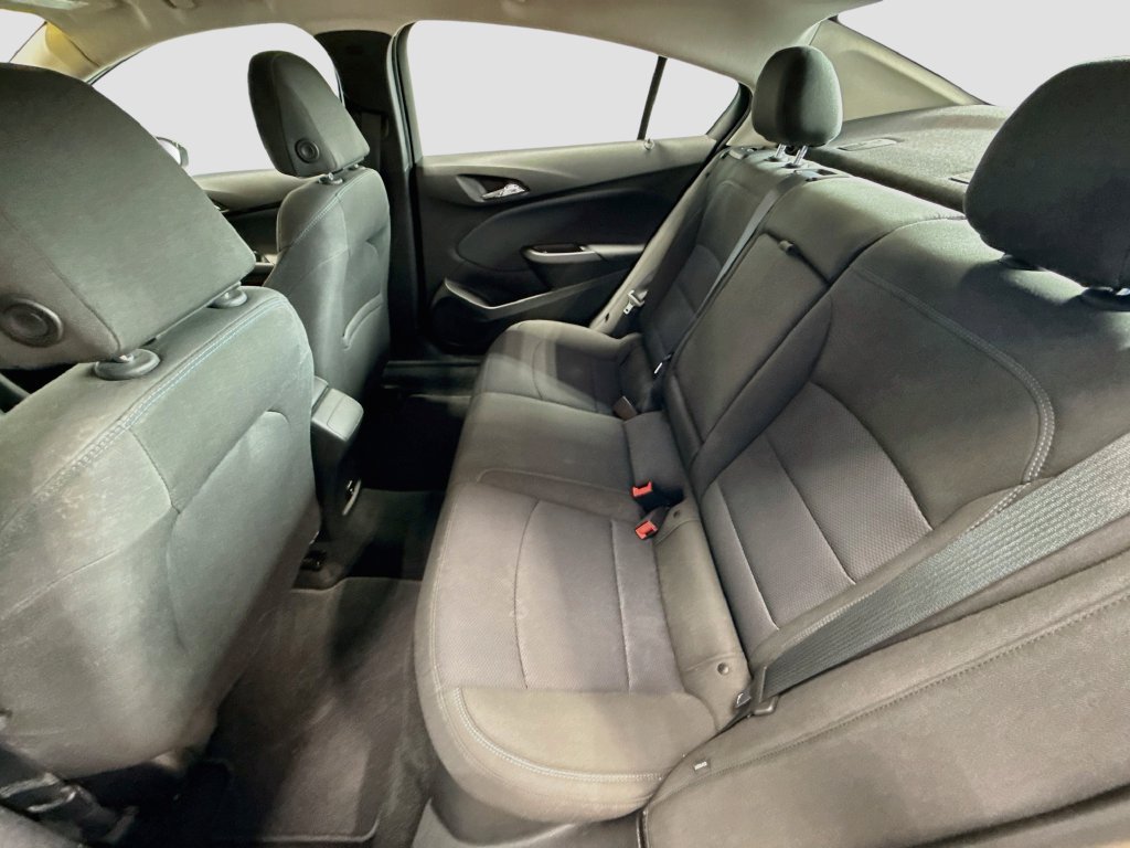 Used 2018 Chevrolet Cruze LT w/ Convenience Package FWD image 23