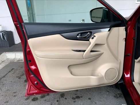 Used 2015 Nissan Rogue SL FWD image 22