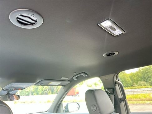 New 2025 Chevrolet Traverse LT w/ Driver Confidence Package image 21