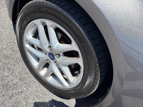 Used 2014 Ford Fusion SE FWD image 15