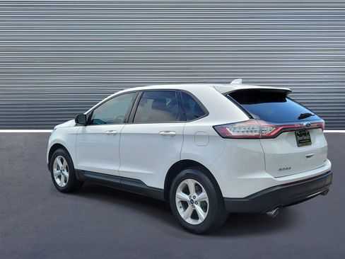 Used 2018 Ford Edge SE FWD image 4