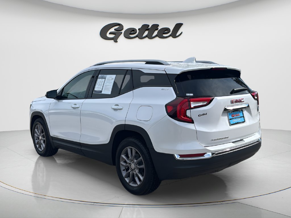 Used 2024 GMC Terrain SLT w/ Tech Package FWD image 7