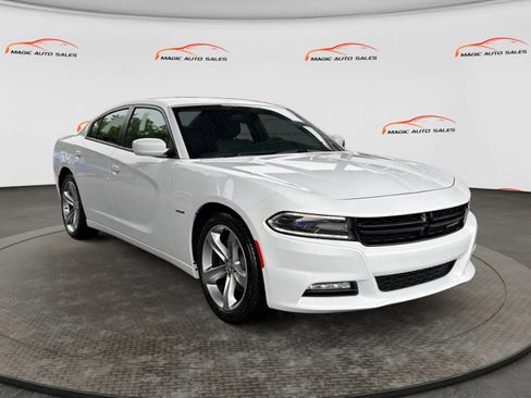 Used 2016 Dodge Charger R/T w/ Navigation & Travel Group RWD image 5
