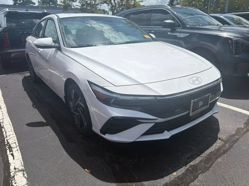 Used 2024 Hyundai Elantra SEL w/ Convenience Package FWD image 1