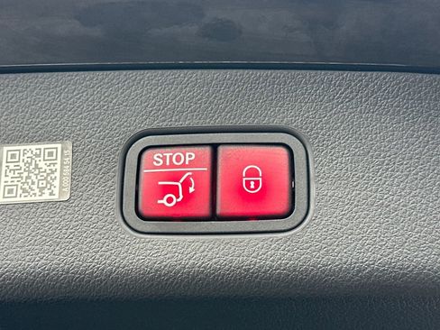 Certified 2023 Mercedes-Benz GLC 300 4MATIC image 31