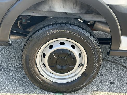 Used 2023 Ford Transit 250 Base image 19