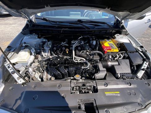 Used 2024 Nissan Altima 2.5 SV AWD/4WD image 10
