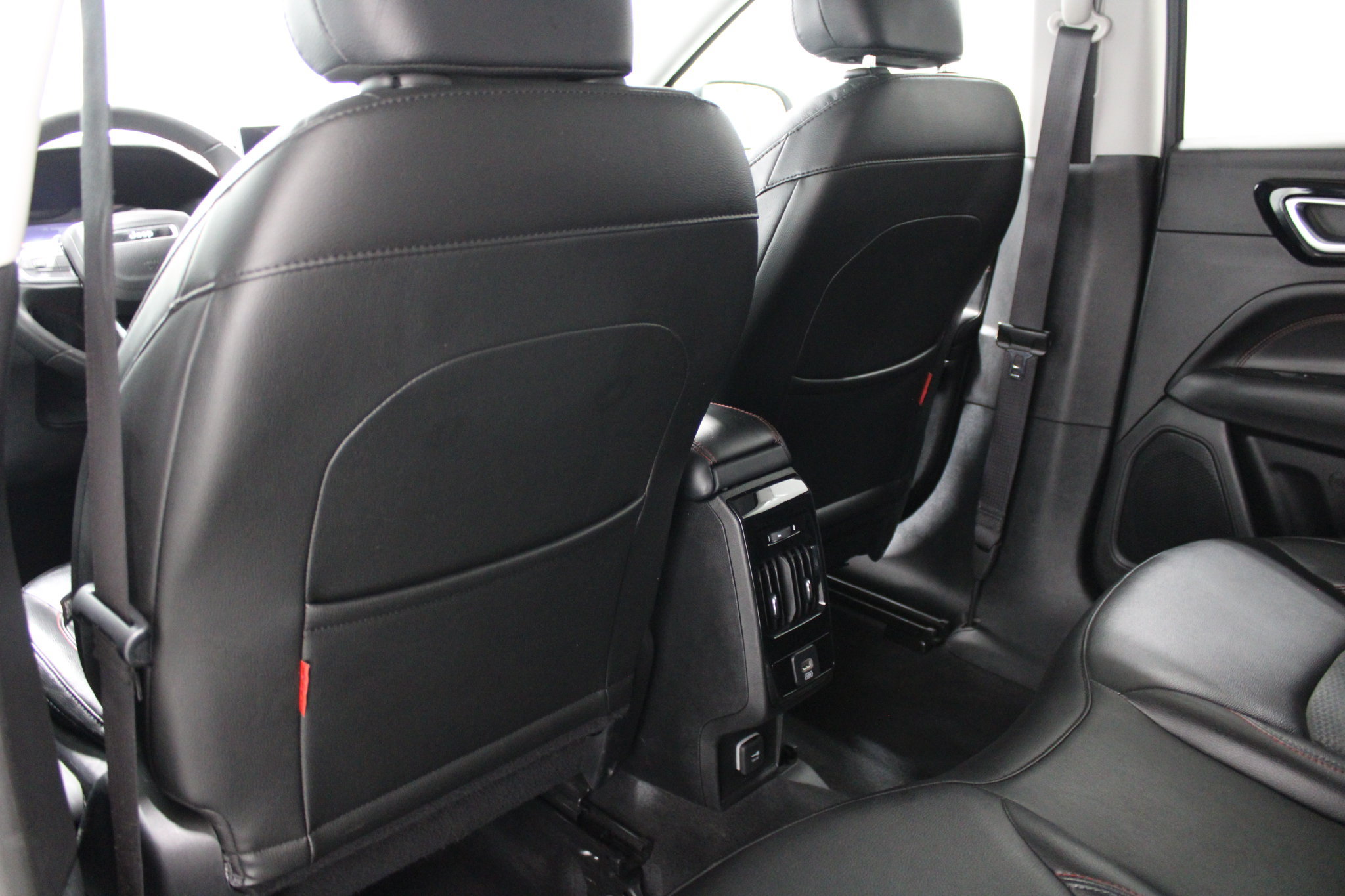 Used 2022 Jeep Compass Trailhawk AWD/4WD image 16