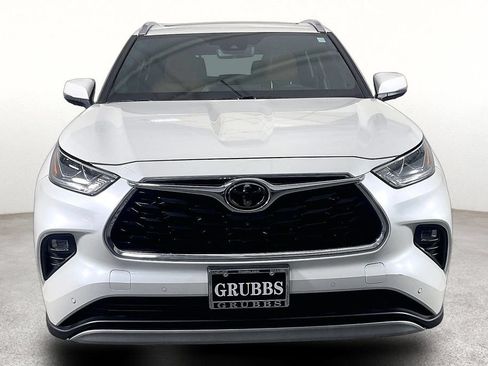 Used 2020 Toyota Highlander Platinum AWD/4WD image 4