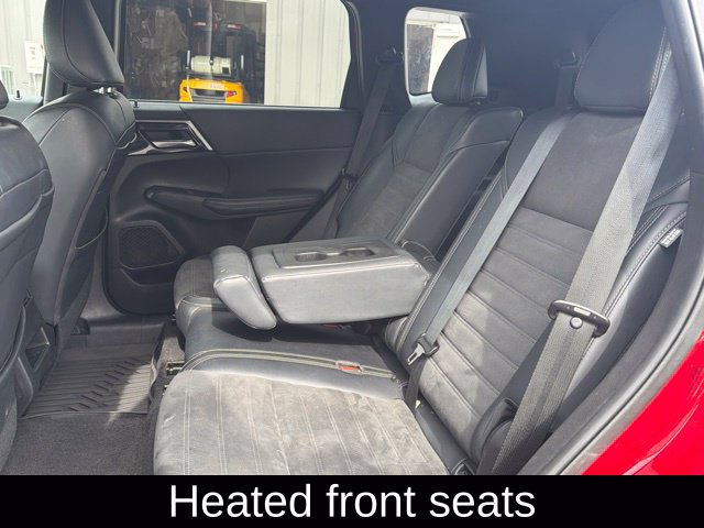 Used 2023 Mitsubishi Outlander SE Black Edition FWD image 17