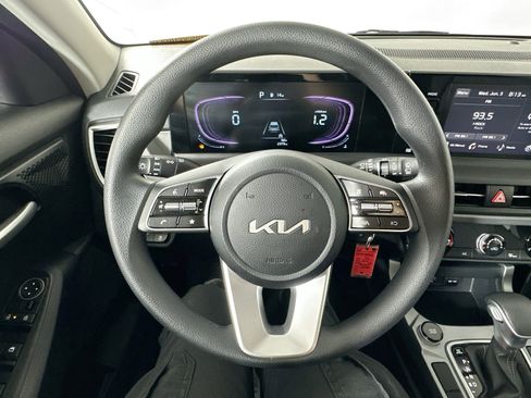Certified 2026 Kia Seltos LX AWD/4WD image 11