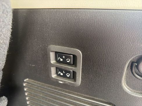 Used 2020 Nissan Armada Platinum w/ Captain's Chairs Package image 12