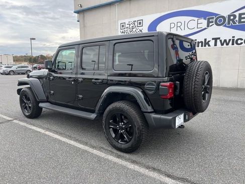 Used 2021 Jeep Wrangler Unlimited Sahara image 4