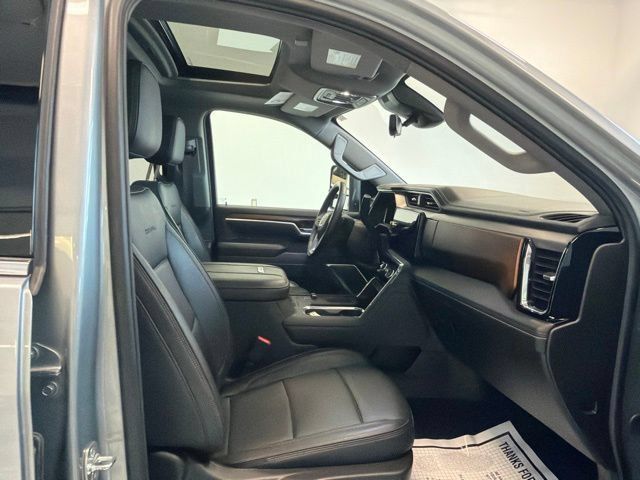 Used 2025 GMC Sierra 3500 Denali w/ Denali Reserve Package AWD/4WD image 37