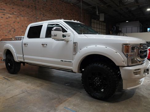 Used 2020 Ford F350 Platinum w/ FX4 Off-Road Package AWD/4WD image 2