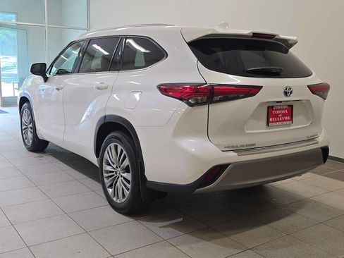 Used 2020 Toyota Highlander Platinum AWD/4WD image 4
