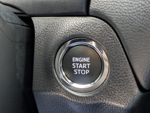 Used 2025 Toyota RAV4 XLE image 18