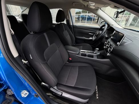 Used 2025 Nissan Sentra SV FWD image 35