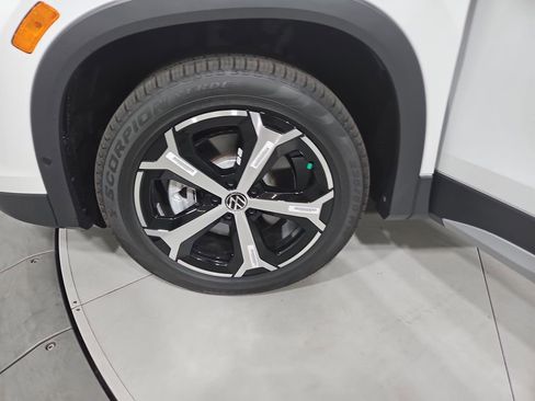 New 2026 Volkswagen Tiguan SE AWD/4WD image 25