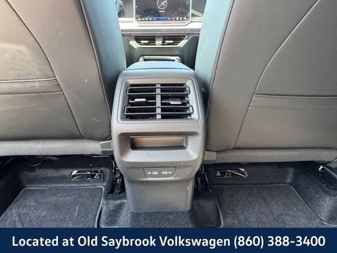 Used 2025 Volkswagen Tiguan SE AWD/4WD image 12