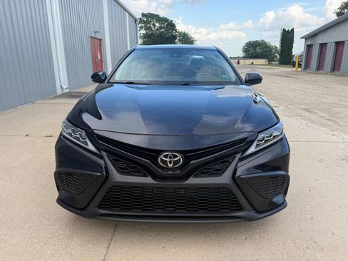 Used 2021 Toyota Camry SE FWD image 4