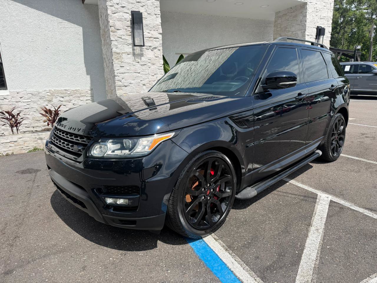 Used 2014 Land Rover Range Rover Sport Supercharged AWD/4WD image 3