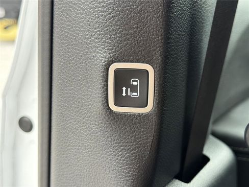 New 2026 Chrysler Pacifica Select FWD image 19