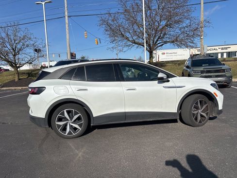 Used 2023 Volkswagen ID.4 S image 8