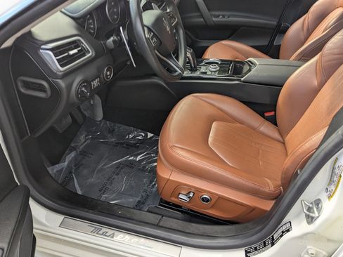 Used 2022 Maserati Ghibli Modena image 4