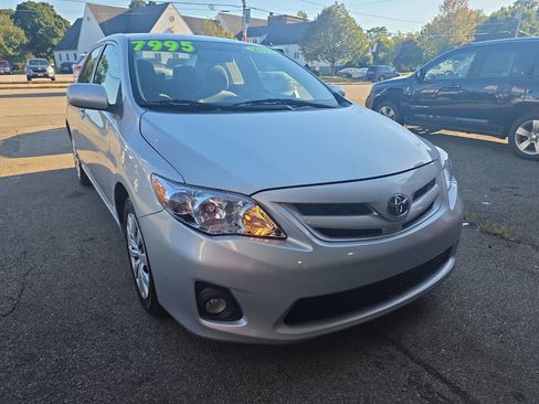 Used 2012 Toyota Corolla LE image 1