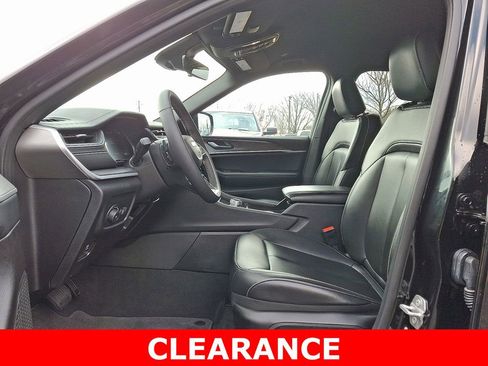 Used 2025 Jeep Grand Cherokee L Limited w/ Black Appearance Package image 13
