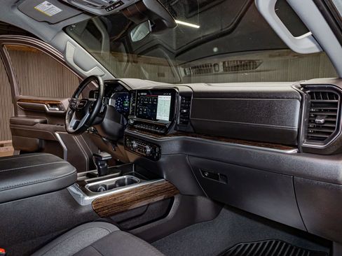 Used 2023 GMC Sierra 1500 Elevation w/ X31 Off-Road Package image 15