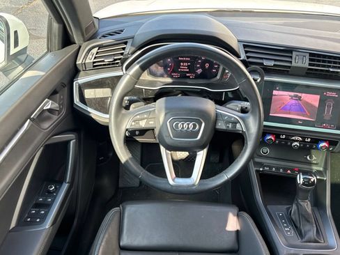 Used 2021 Audi Q3 2.0T Premium w/ Convenience Package AWD/4WD image 3