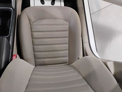 Used 2019 Ford Fusion SE FWD image 30