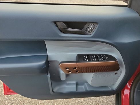 Used 2022 Ford Maverick Lariat w/ Lariat Luxury Package image 20