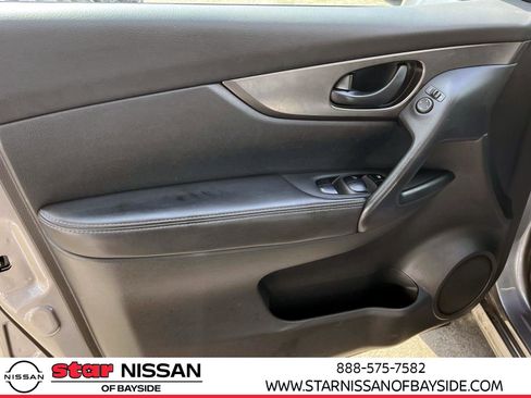 Used 2022 Nissan Rogue Sport S image 14