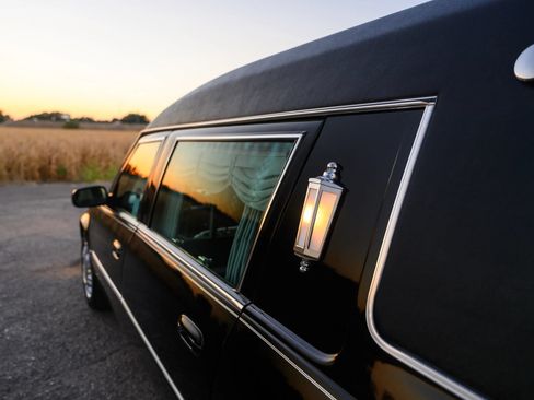 Used 2009 Cadillac DTS Hearse FWD image 95