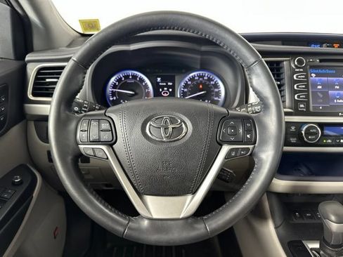 Used 2019 Toyota Highlander Limited Platinum AWD/4WD image 14
