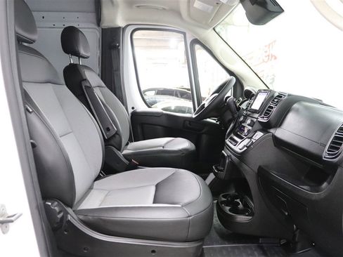 Used 2025 RAM ProMaster 2500 w/ Convenience Group FWD image 14