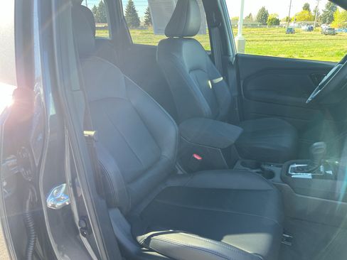 Used 2025 Subaru Forester Limited AWD/4WD image 30