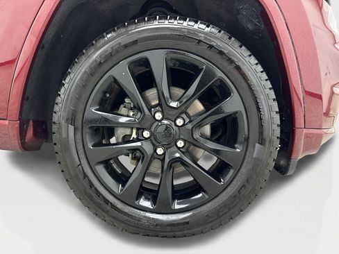 Used 2019 Jeep Grand Cherokee Altitude RWD image 46