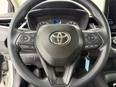 Used 2025 Toyota Corolla LE FWD image 9