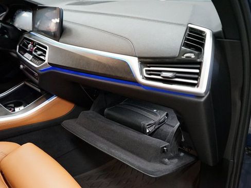 Used 2022 BMW X5 xDrive40i w/ Premium Package image 51