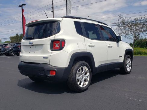 Used 2017 Jeep Renegade Latitude w/ Popular Equipment Group AWD/4WD image 3