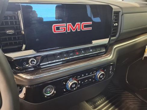Used 2024 GMC Sierra 1500 Elevation AWD/4WD image 11