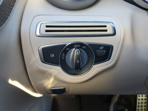 Used 2018 Mercedes-Benz C 300 C 300 image 27